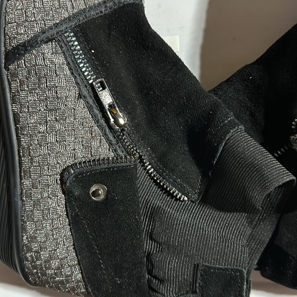 BM BERNIE MEV STUDIO ANKLE BOOT sz41 silver metallic w/black suede zipper accent - Picture 3 of 4